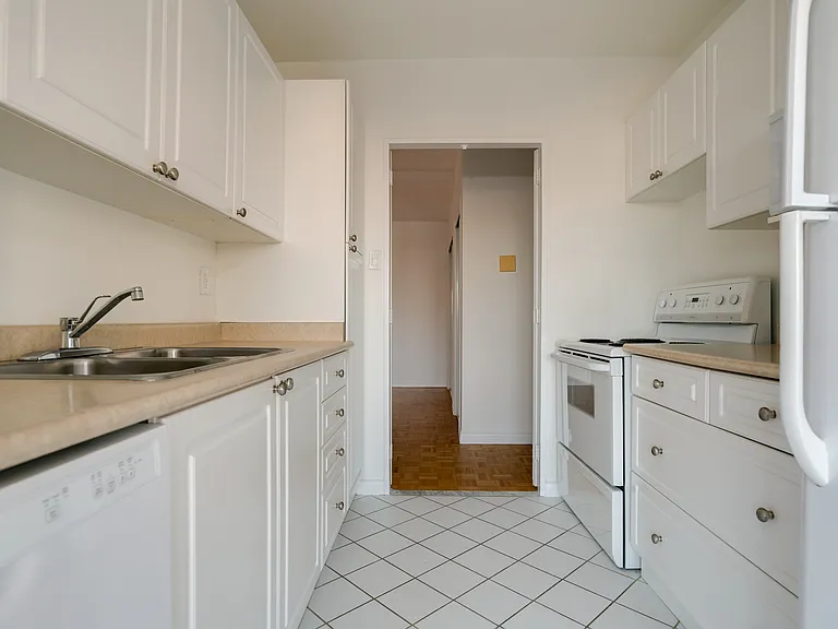 650 Briar Hill Ave — Photo 25