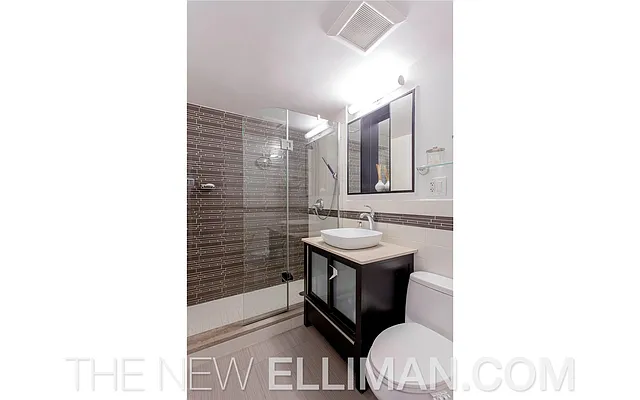 Sold by Douglas Elliman | media 14