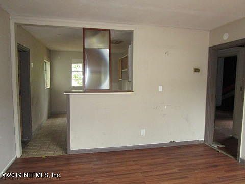 3rd image of 4031 Peach Dr
