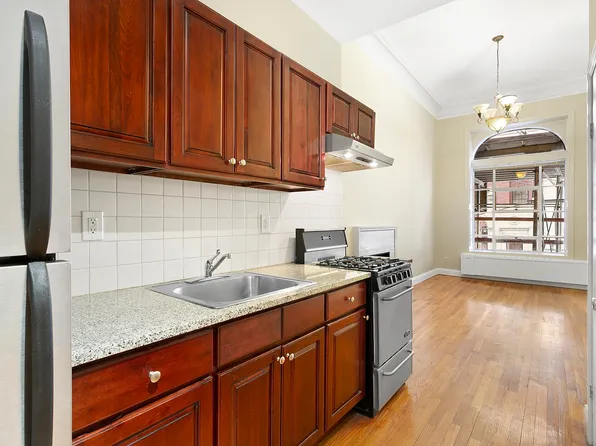 59 East 73rd Street 2F image 2 of 10