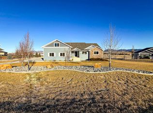 401 Castle Ridge Dr, Lewistown, MT 59457
