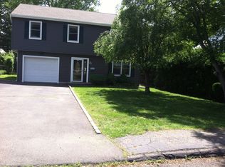 4 Roxbury Rd, Norwalk, CT 06855