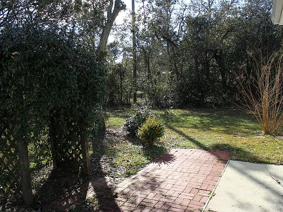 3rd image of 104 Laurel Ln