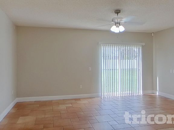 4th image of 1141 Doncaster Ct