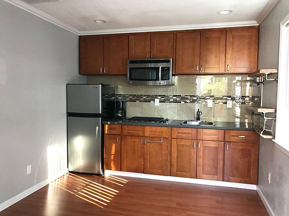 2nd image of 1128 Park Heights Dr