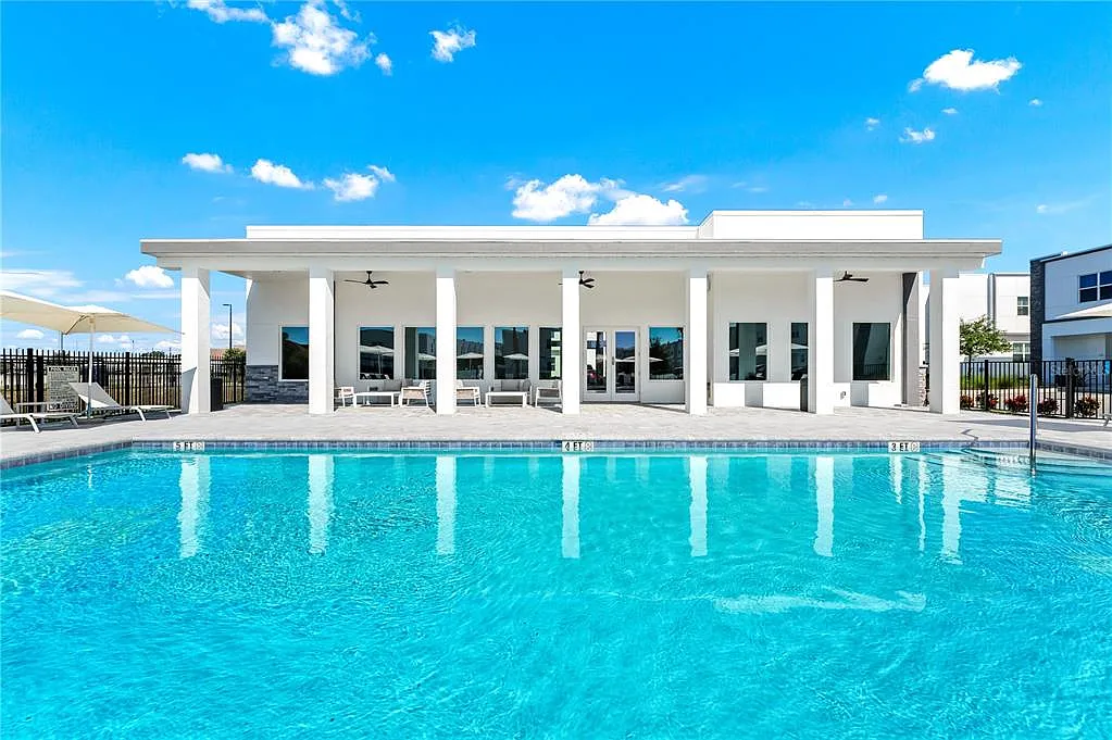 5 bed, 4.0 bath, 2020 sqft, $2,700 — Photo 3