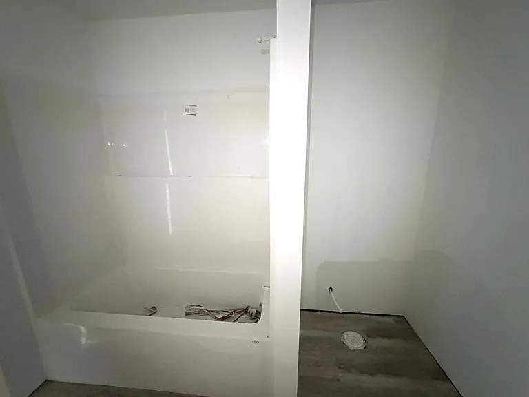 4654 Pierce Dr — Photo 3