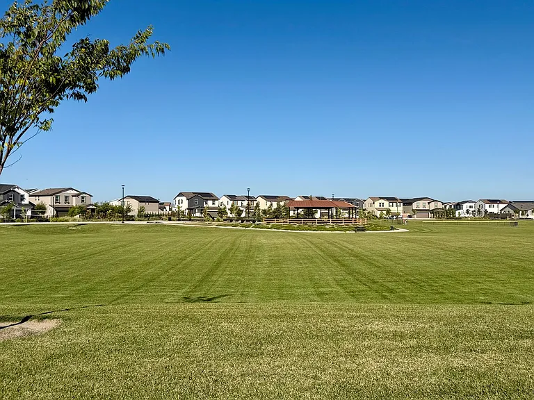 1825 Gordon Hammond Pl — Photo 3