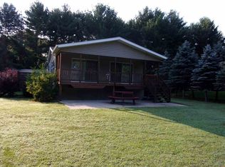 E6447 Heinke Dr, New London, WI 54961
