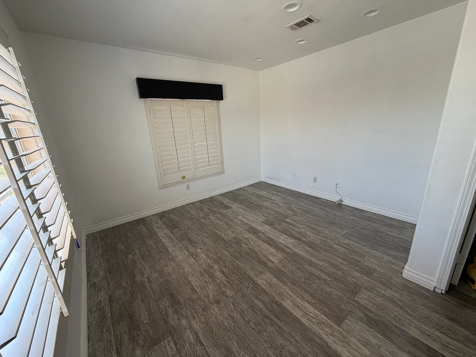 3 bed, 2.5 bath, 1556 sqft, $3,200 — Photo 4