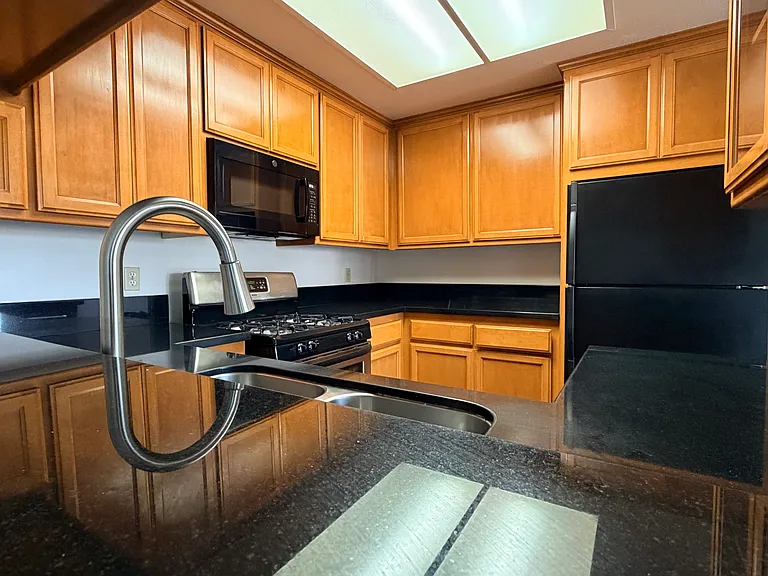 446 Monterey Blvd #G2 — Photo 12