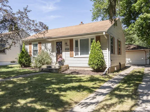 7704 West Wright STREET, Wauwatosa, WI 53213