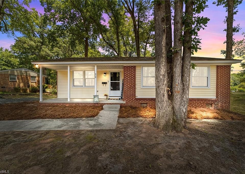1st image of 2709 Dumont Dr
