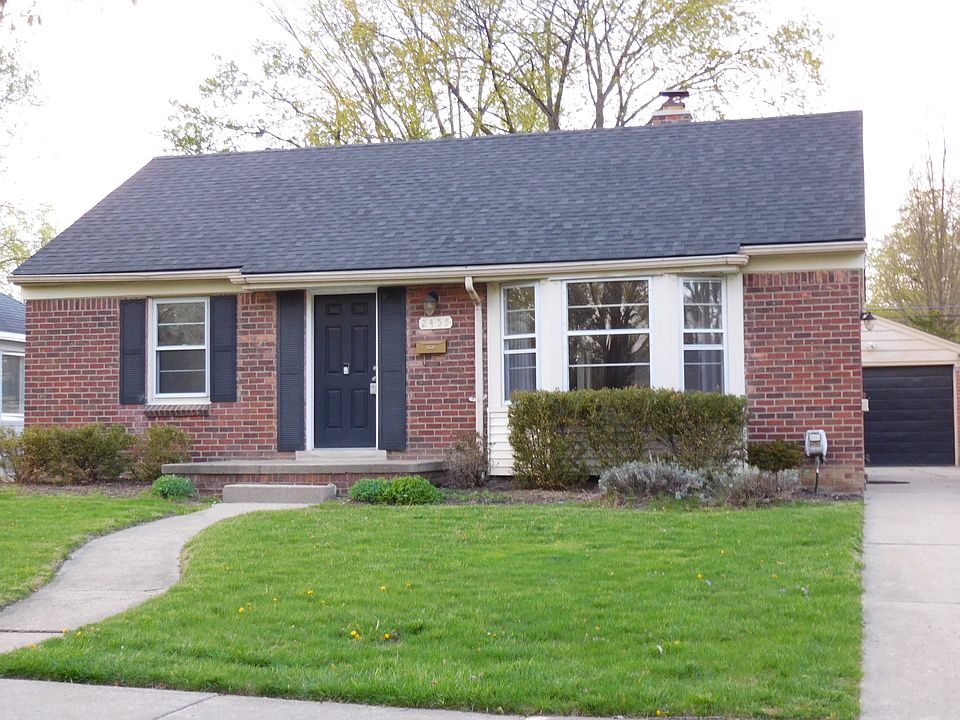 1st image of 2455 Buckingham Ave