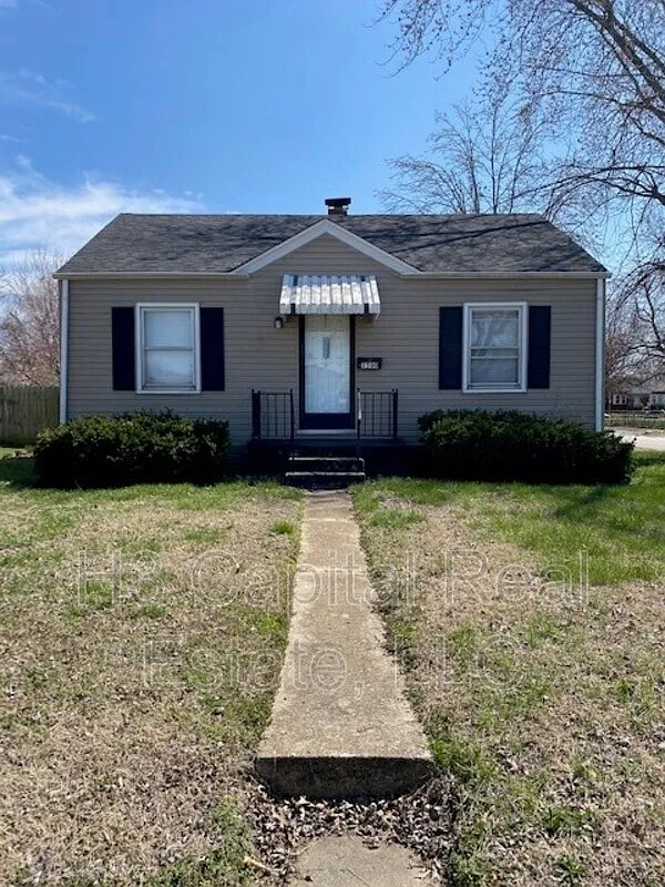 2500 Center St photo 1