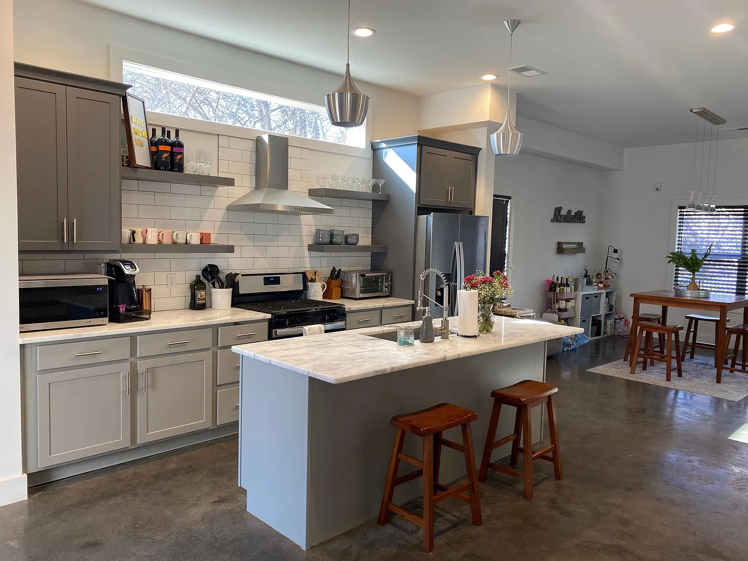 2123 Sadler Ave — Photo 3