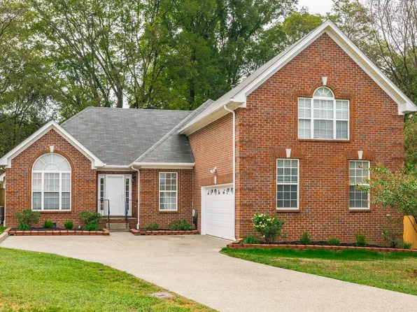 102 Hazelwood Ct, Hendersonville, TN 37075