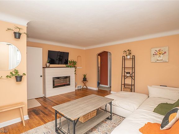 4th image of 4207 W 226th St