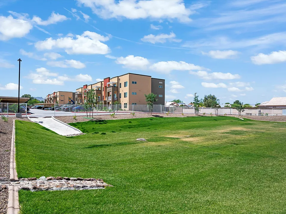 Lynne Village Apartments