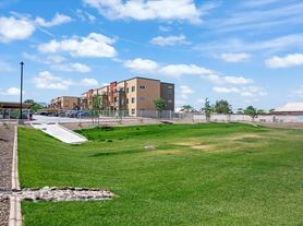 Lynne Village Apartments