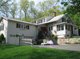 6 Watson Dr, Danbury, CT 06811