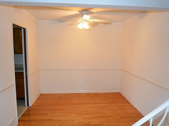 3rd image of 560 Ivy Ct