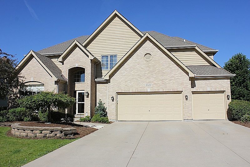 1st image of 2411 Stoneleigh Ct