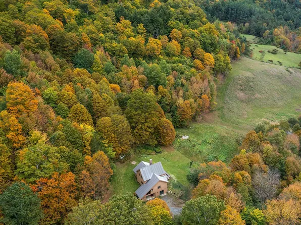 1350 VT Route 12, Pomfret, VT 05053