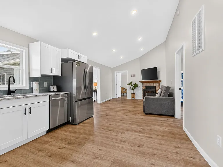 7690 Walnut St — Photo 12