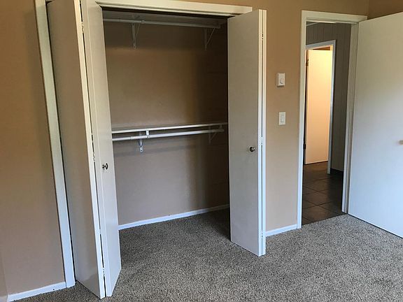 3rd image of 138 Inglewood Dr NW #2