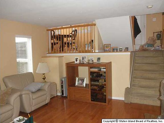 3rd image of 36 Latourette Ln
