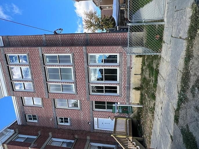 1st image of 212 South St Floor 3
