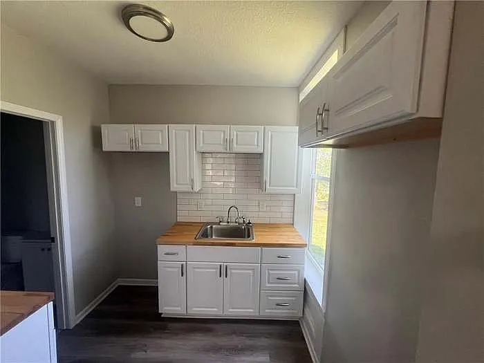 502 N Independence St #A — Photo 6