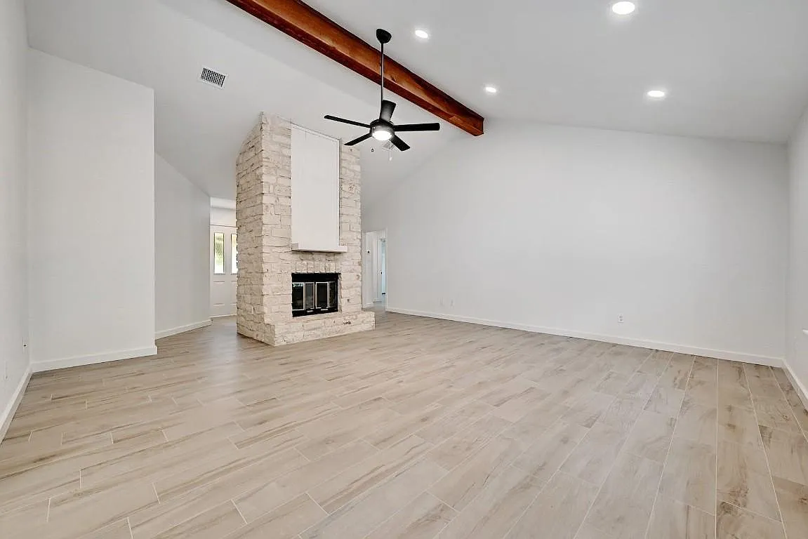 1714 Kimmerling Ln — Photo 4