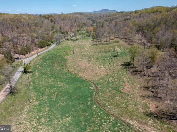 Gail Dr, Romney, WV 26757