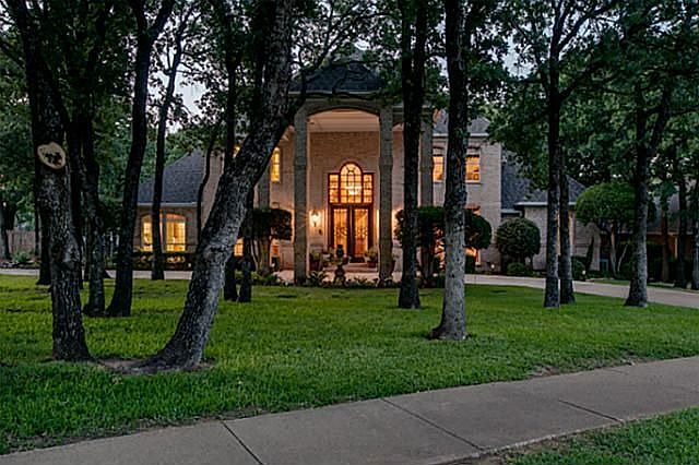 1st image of 919 Williamsburg Ln