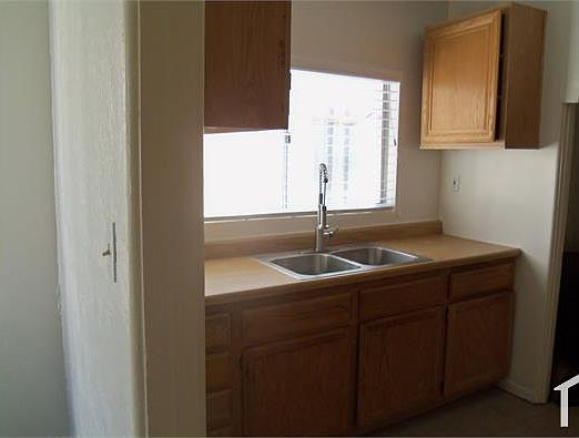 5th image of 1134 W 64th St