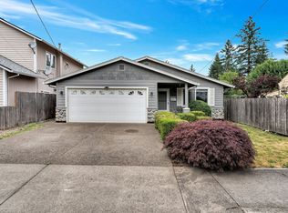 19300 Abernethy Ln, Gladstone, OR 97027