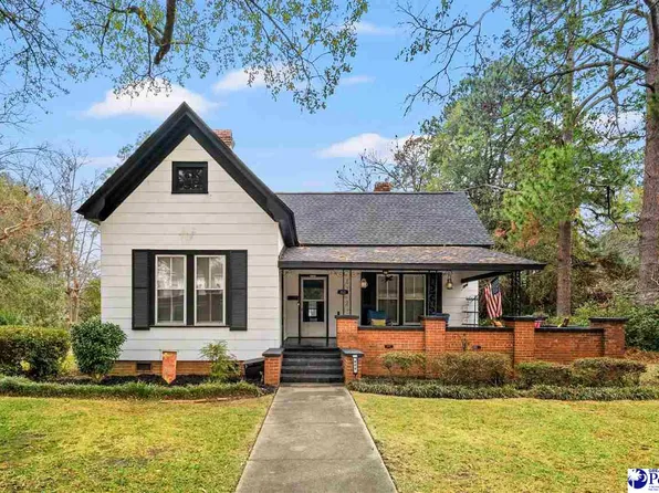 222 E Wine St, Mullins, SC 29574