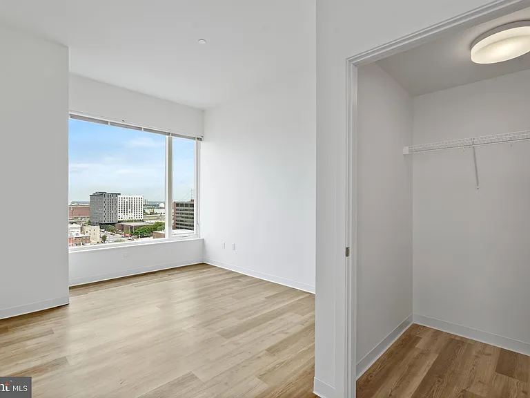 569 N 5th St #610 — Photo 9