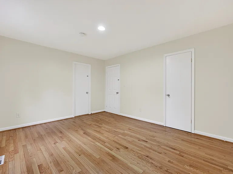 322 Howard Ave — Photo 11