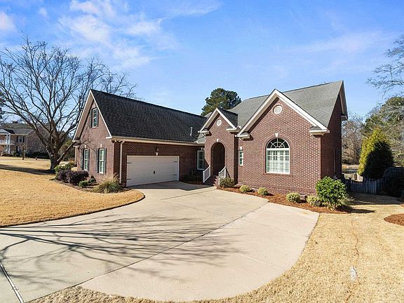 2nd image of 424 Chimney Hill Rd