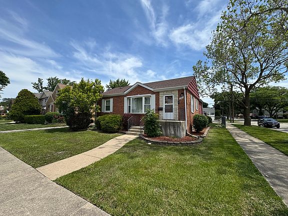 2nd image of 1401 Beach Ave