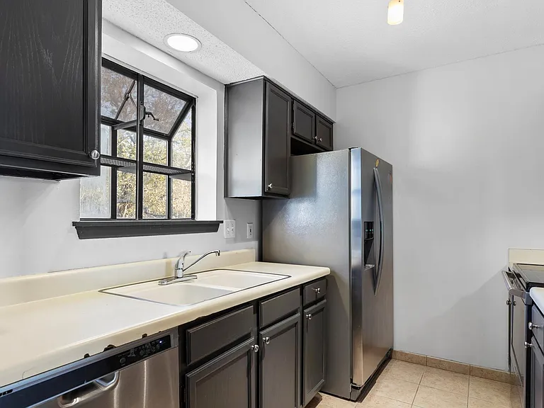 4212 Medical Dr #306 — Photo 6