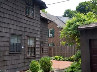 3350 Grenway Rd, Shaker Heights, OH 44122