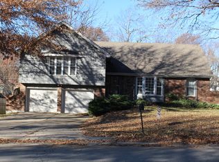 6104 N Cleveland Ave, Gladstone, MO 64119