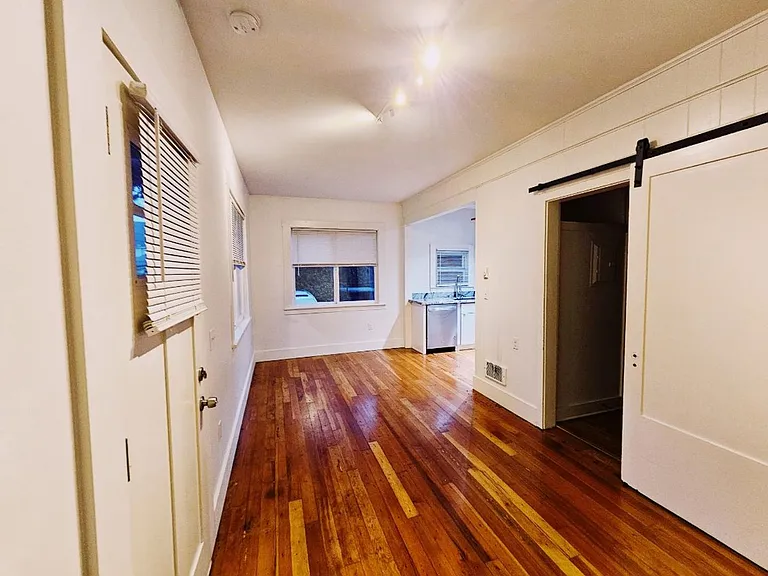 324 - Pelto Properties, LLC — Photo 19