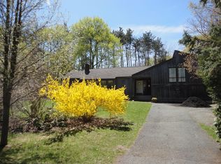 1 Clover Ln, Loudonville, NY 12211