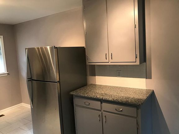 3rd image of 628 Dunton Dr