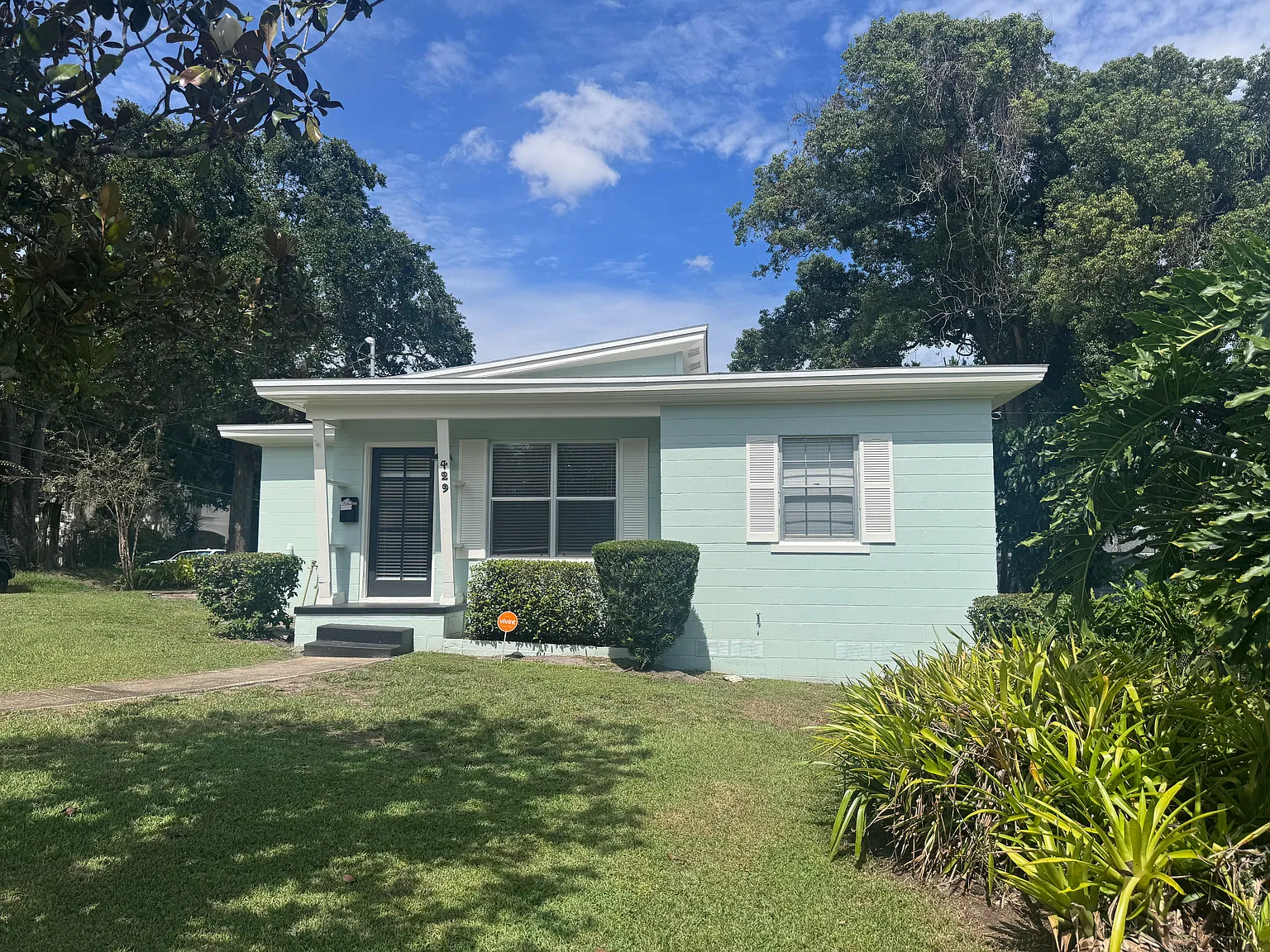 2 bed, 1.5 bath, 1250 sqft, $2,475 — Photo 2